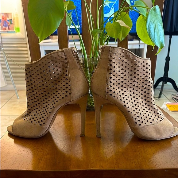 Forever 21 | Women’s Taupe Peep-Toe Ankle Boots Size 6.5 - Picture 4 of 9